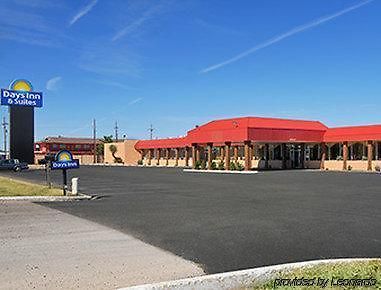 Days Inn & Suites By Wyndham Clovis Exterior foto