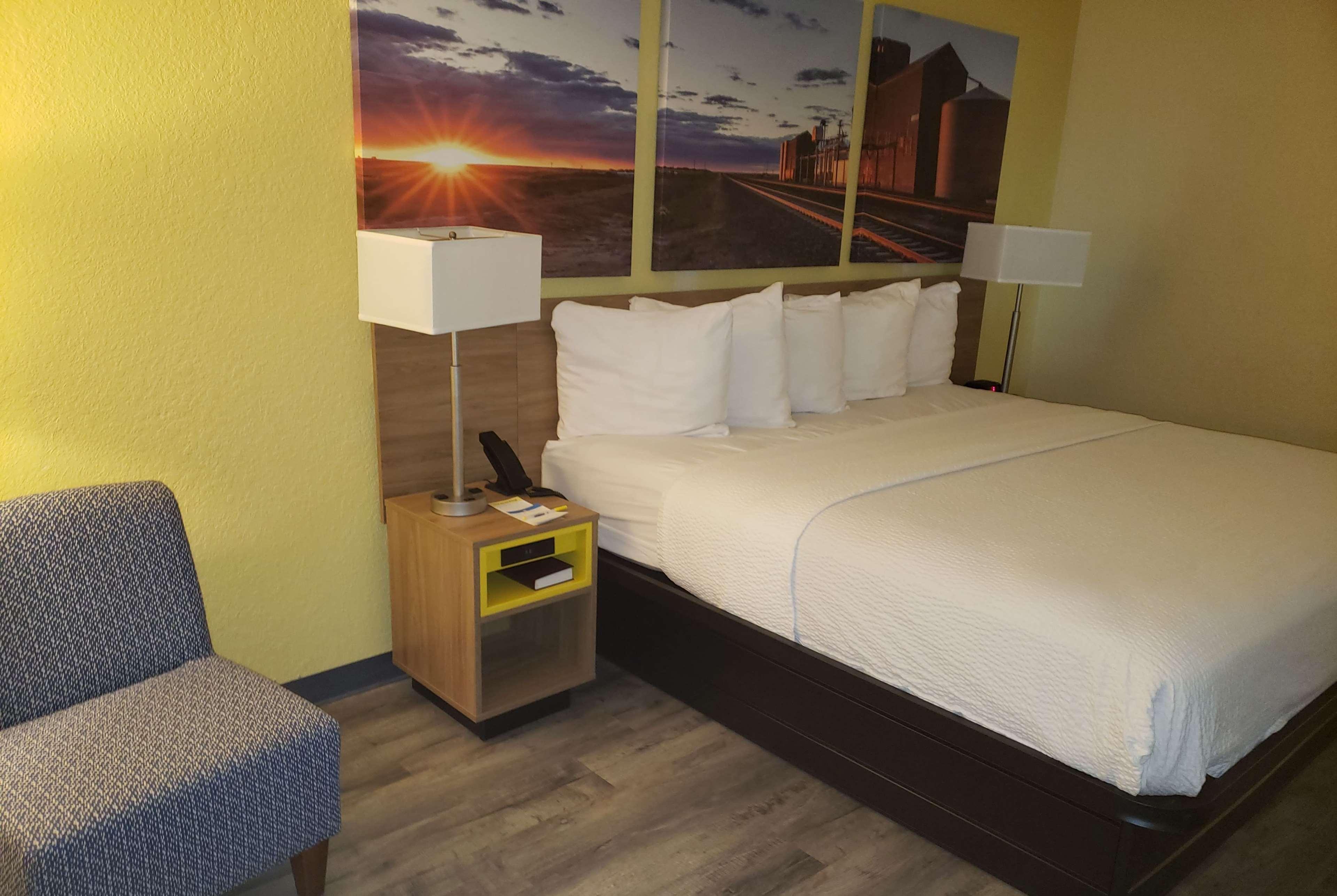 Days Inn & Suites By Wyndham Clovis Exterior foto