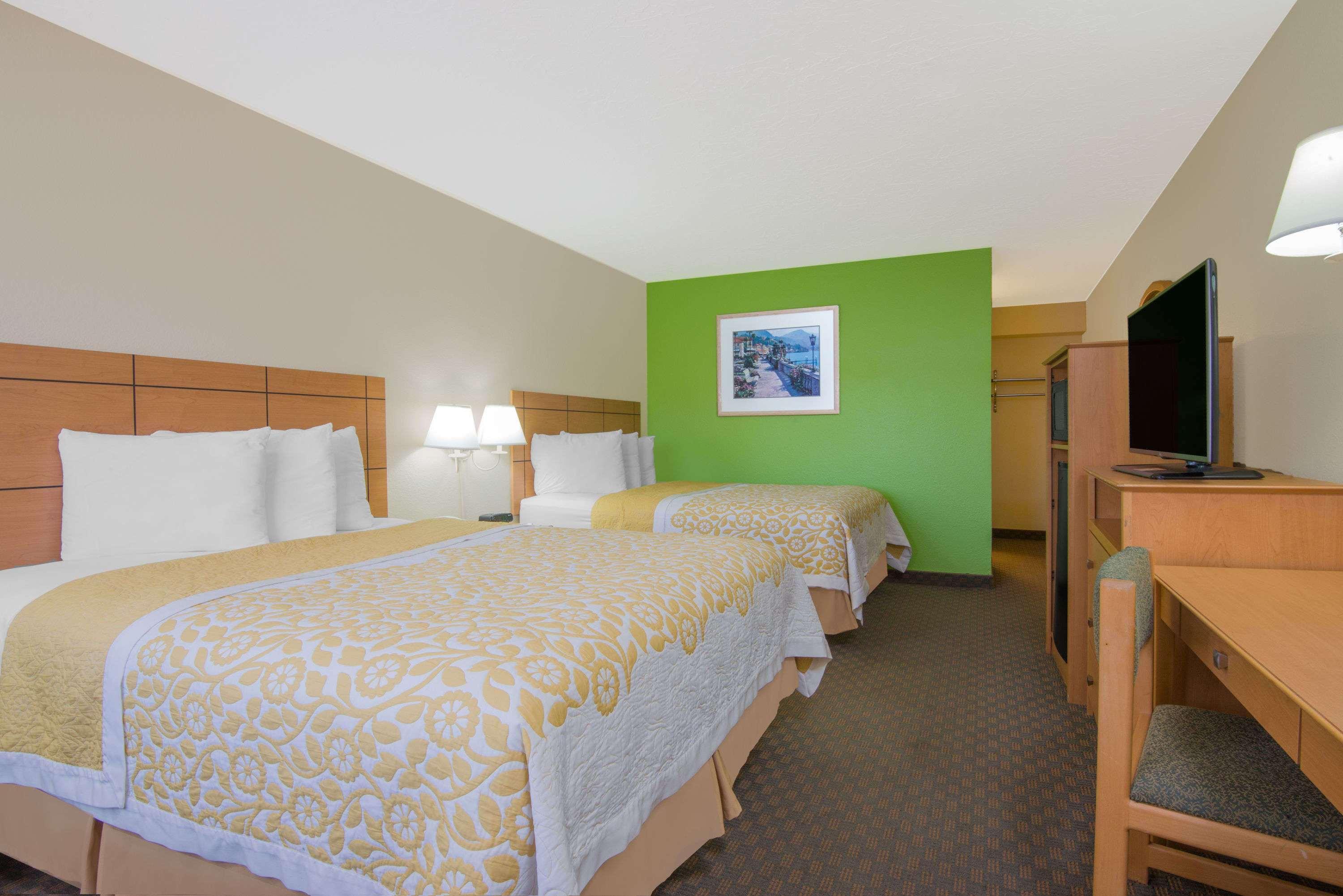 Days Inn & Suites By Wyndham Clovis Exterior foto