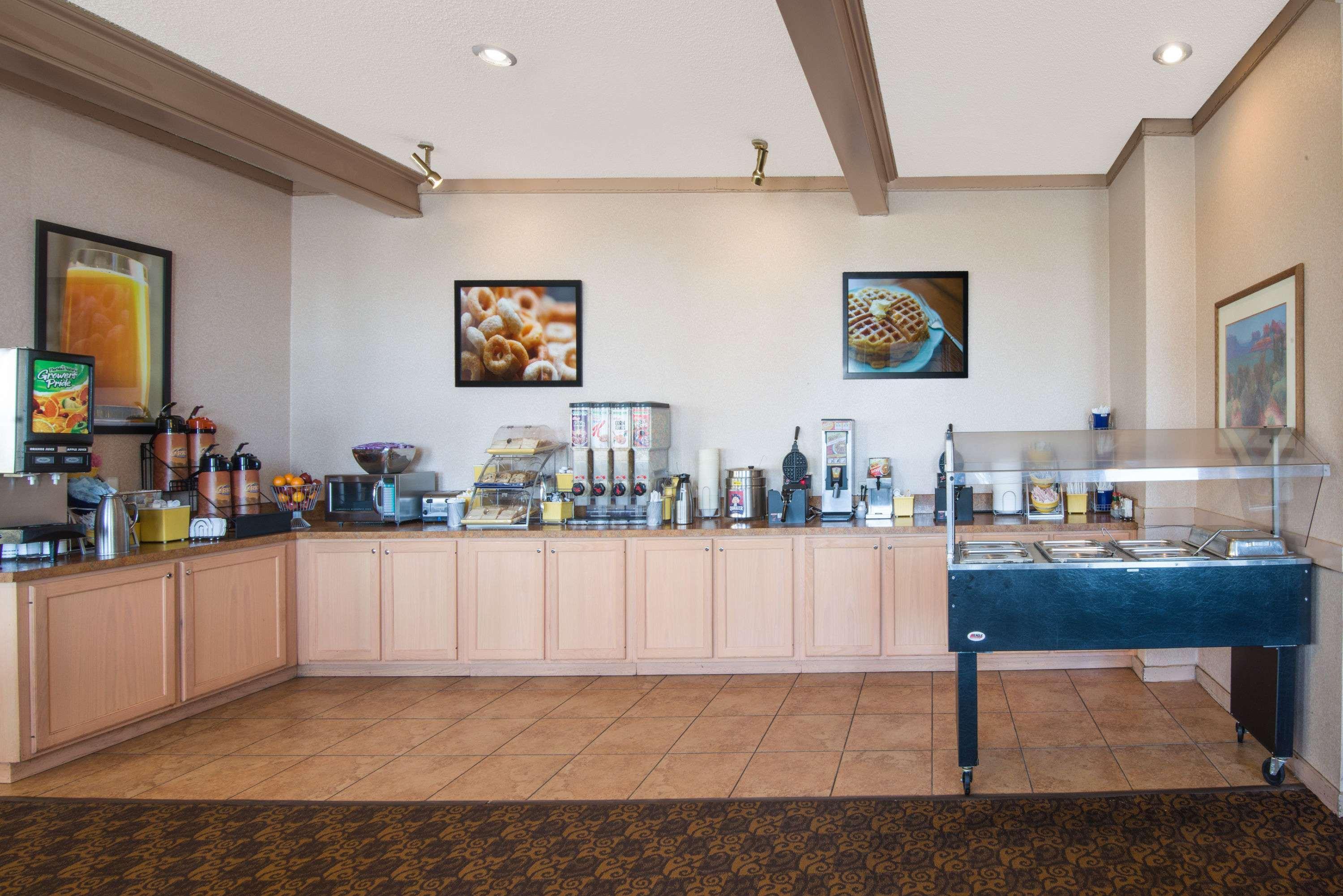 Days Inn & Suites By Wyndham Clovis Exterior foto