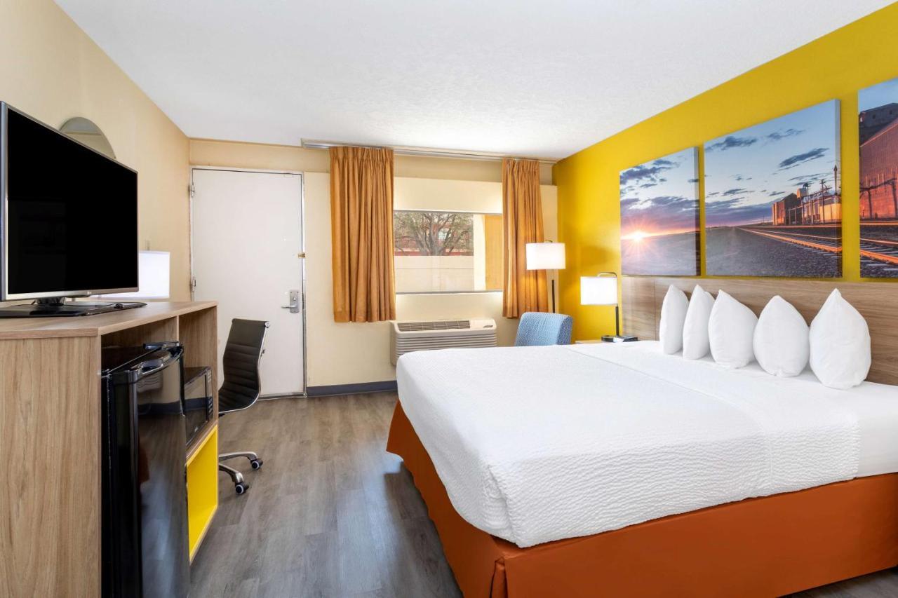 Days Inn & Suites By Wyndham Clovis Exterior foto